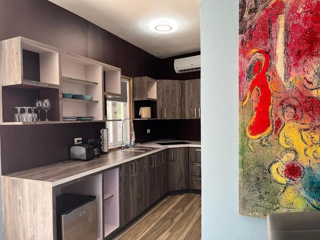 Old Crow Hotel And Suites بييكيس المظهر الخارجي الصورة