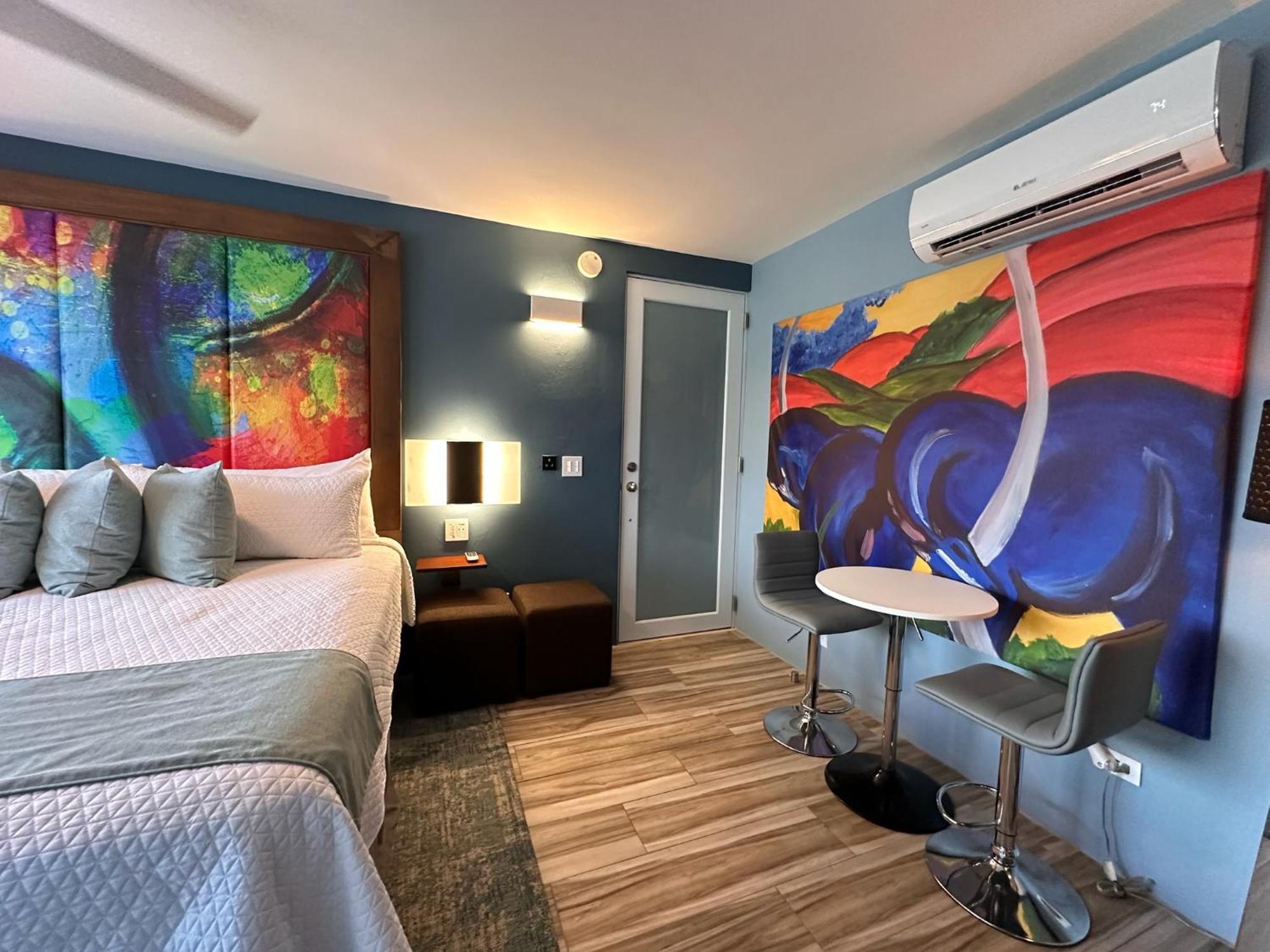 Old Crow Hotel And Suites بييكيس المظهر الخارجي الصورة