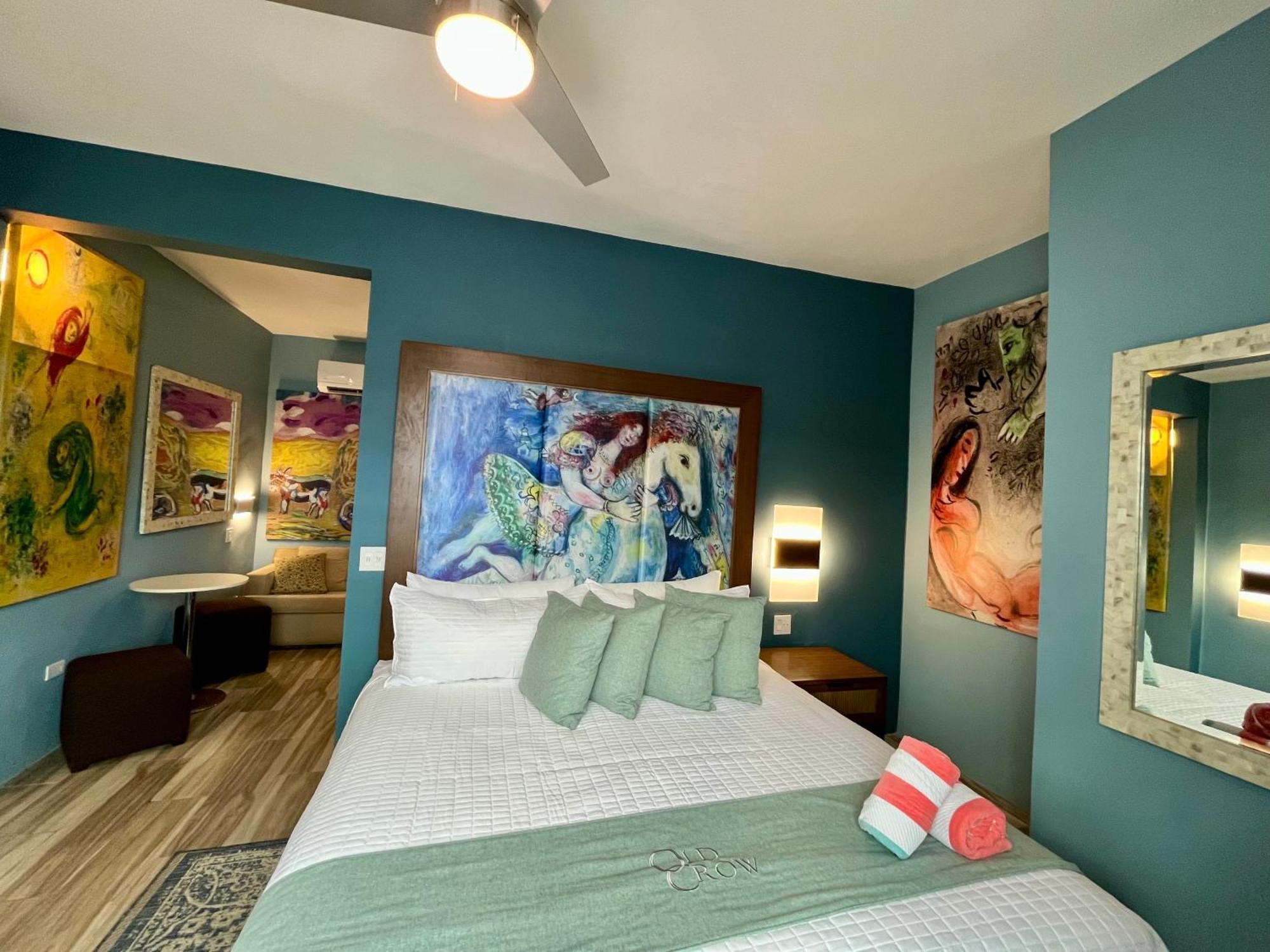 Old Crow Hotel And Suites بييكيس المظهر الخارجي الصورة